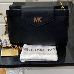 MICHAEL KORS  NEW CROSSBODY PURSE